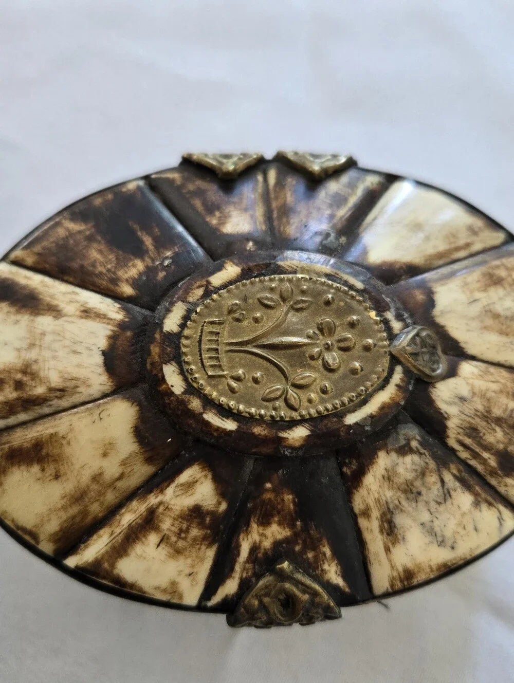 Vintage Camel Bone & Brass Inlay Round Trinket Box India